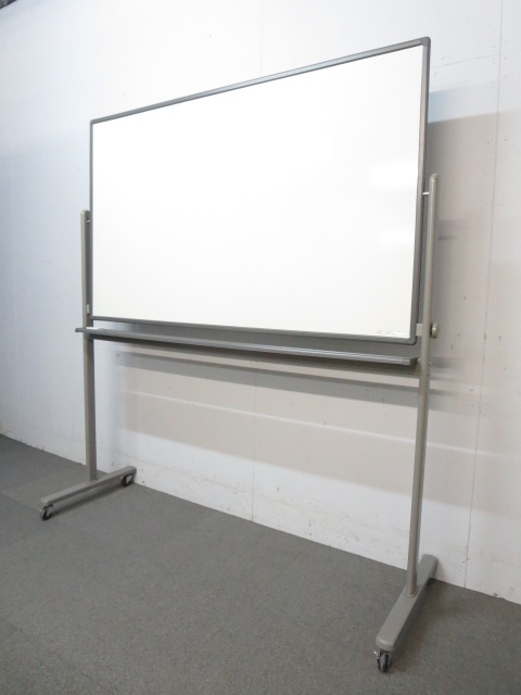 ■両面ホワイトボード　■スムーズに書き消しできるホーロータイプ
                        脚付ホワイトボード
                                    中古
            