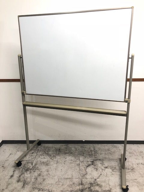 両面・脚付き｜会議室や執務室にてご利用ください｜W1200サイズでコンパクト
                        不明
                                    中古
            