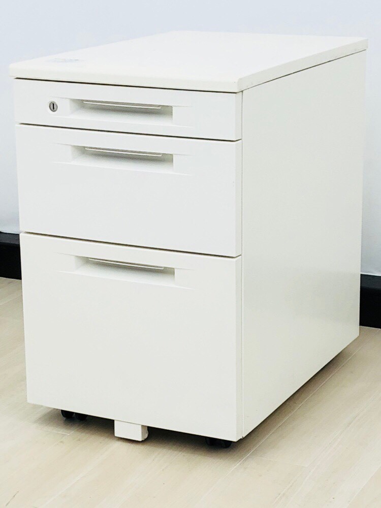 【人気のホワイト色が入荷！】書類の多い方はコチラの1台を！
                        Village
                                    中古
            