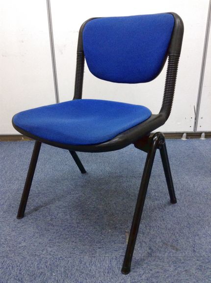 【使用感有の為特別価格!】イトーキ製　バーテブラチェア　ブルー色
                        バーテブラ
                                    中古
            