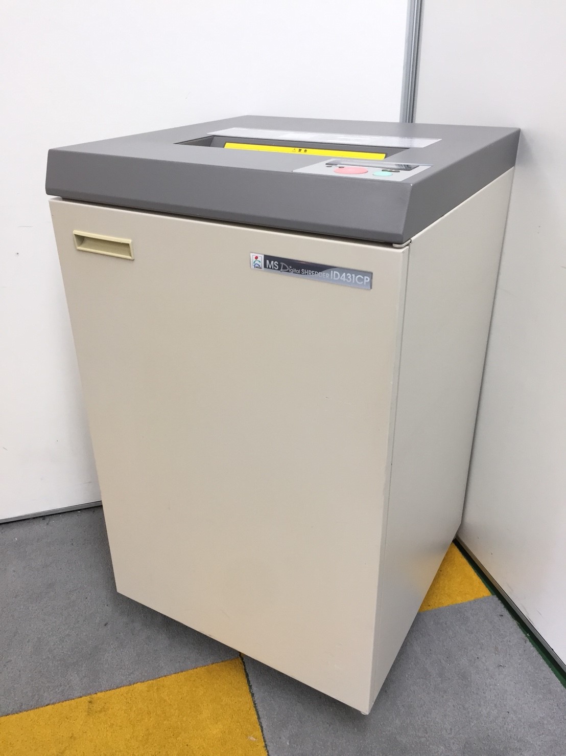 【人気の明光商会製！】【スパイラルカットで復元しにくい裁断を実現！】　ID 431CP シュレッダー
                        その他シリーズ
                                    中古
            