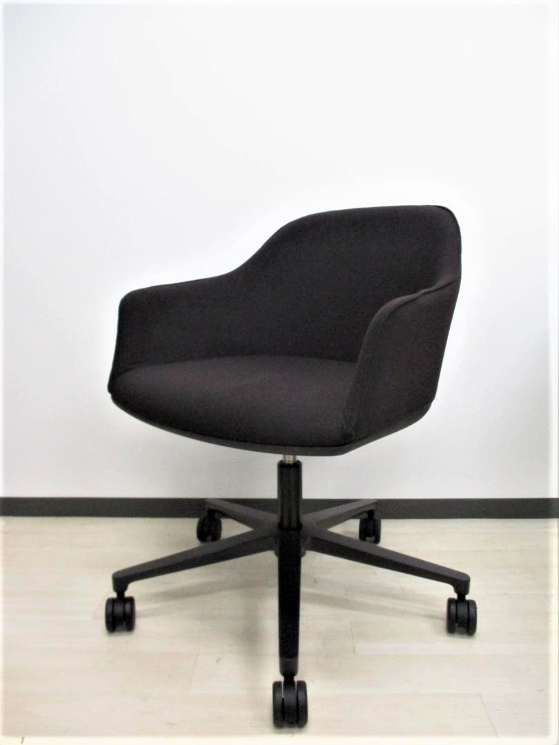 [新品定価なんと10万‼]デザイナーズ家具のミーティングチェア！
                        その他シリーズ
                                    中古
            