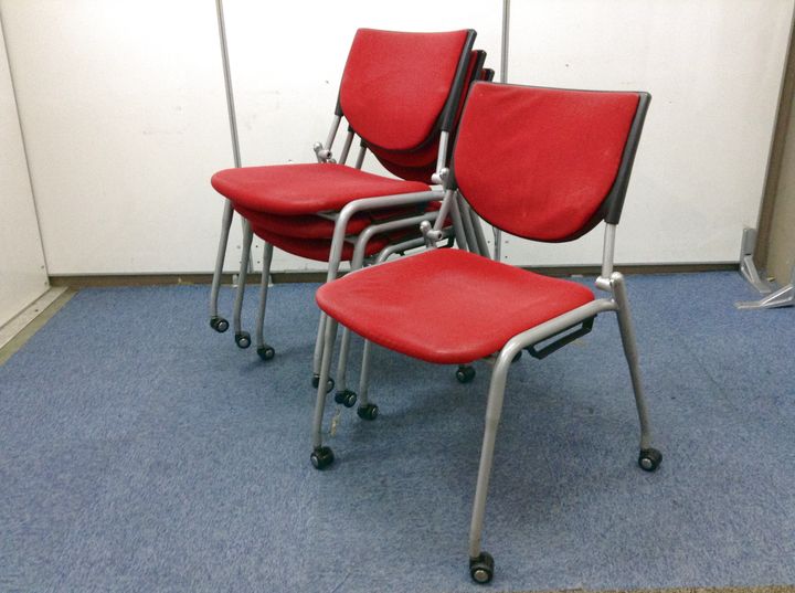 【4脚・6脚・8脚のセット販売!】オカムラ製　プロスタック　レッド色
                        プロスタック
                                    中古
            