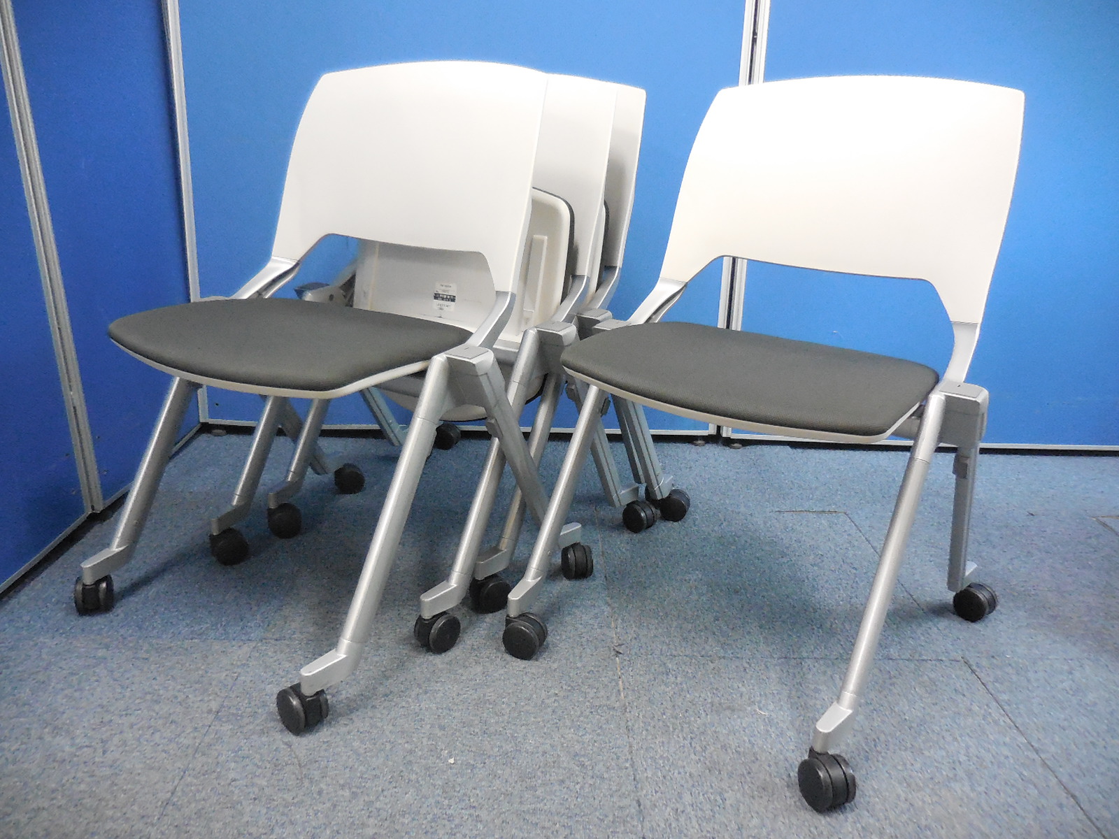 【セット価格5％オフ！】内田洋行製のFM-320シリーズ、スタッキングチェアが入荷致しました！
                        FM-320
                                    中古
            