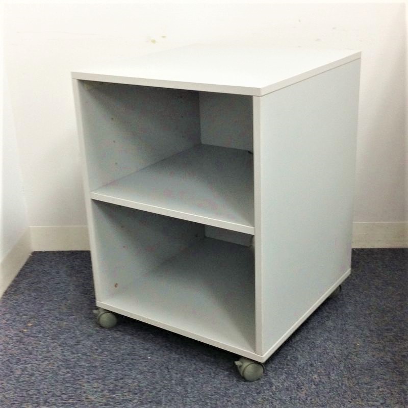 【配線収納に配慮！】スリット付きのプリンター台【天板耐荷重40Kg】
                        サンワサプライ
                                    中古
            