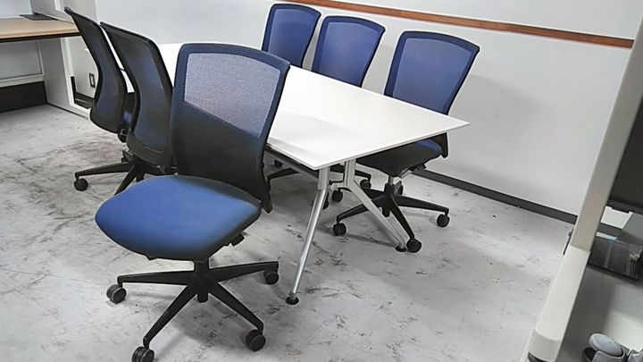 【お買い得　セット商品！！】ミーティングテーブルとチェアのセット商材です。
                        その他シリーズ
                                    中古
            