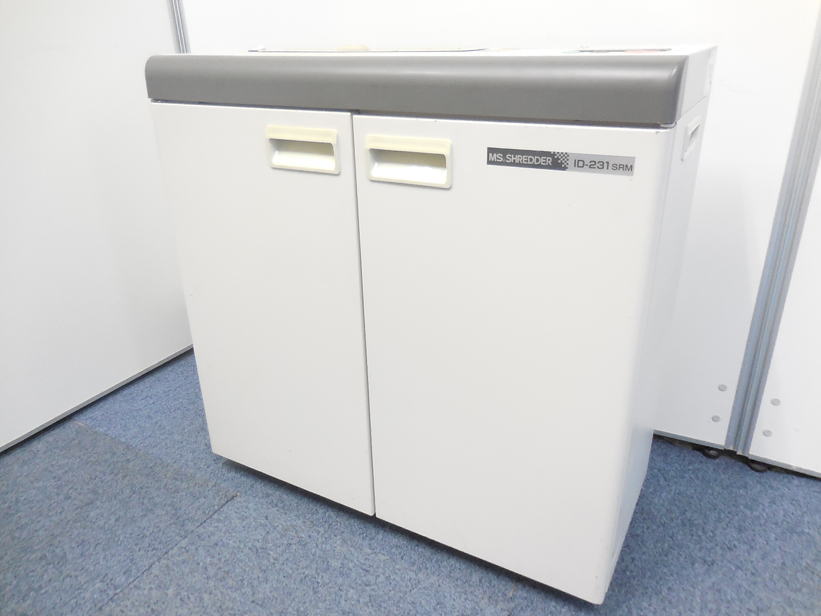 【おつとめ品】【デジタルメディアにも対応！】明光商会製のIDシリーズのシュレッダーが入荷致しました！
                        IDシリーズ
                                    中古
            