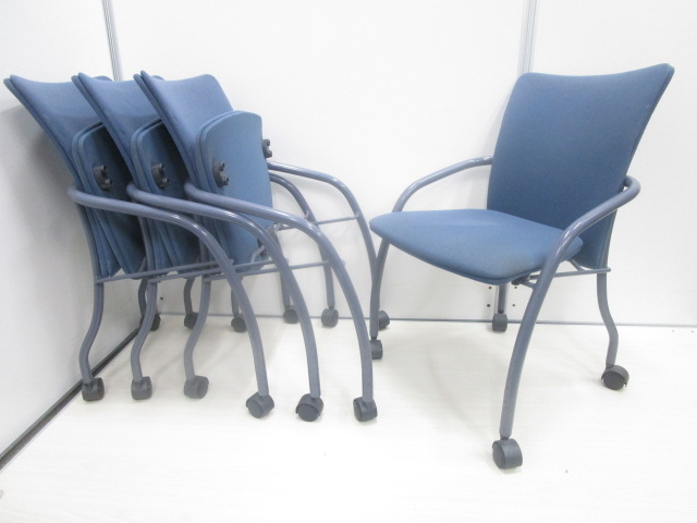 【一風変わったお部屋作りのお供に！】使わない時には座面を跳ね上げて収納できます！
                        プリエ
                                    中古
            