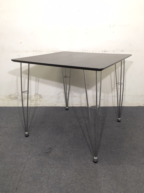 【１台入荷】ブラック　角テーブル｜オシャレなコンパクトテーブル入荷致しました！
                        不明
                                    中古
            