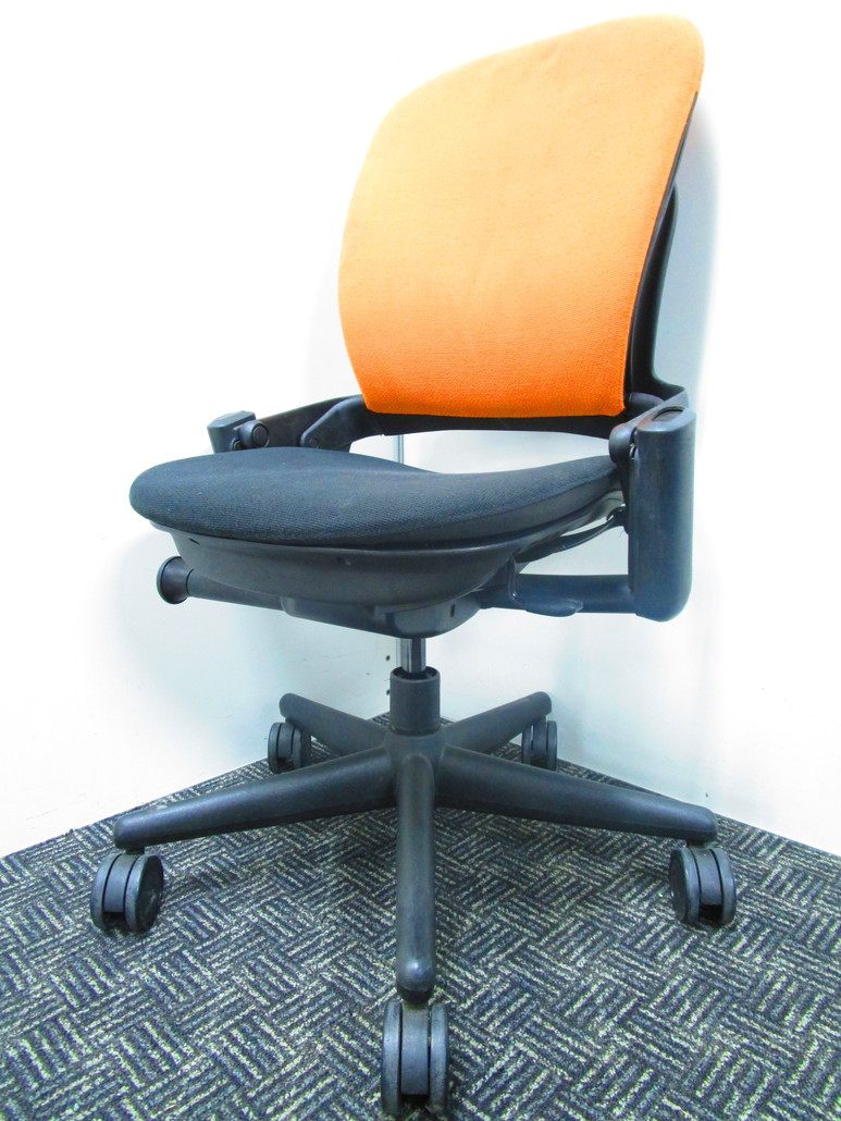 【中古】リープHD TB117 Steelcase/スチールケース 肘付ハイバックチェア 237956 中古オフィス家具ならオフィスバスターズ