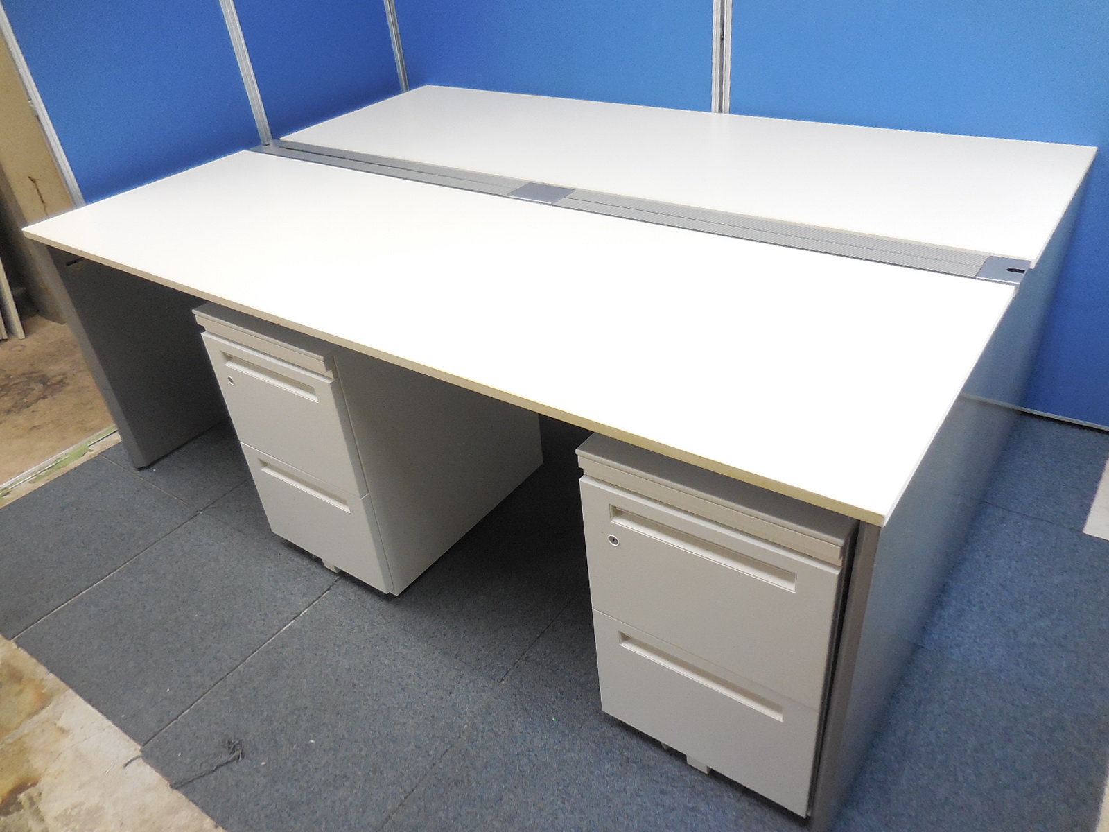 【セット価格10％オフ！】最先端のフリーアドレスタイプのデスク＆ワゴン4台セット！　◆イトーキ製インターリンク　◆内田洋行製のSTワゴン
                        インターリンク
                                    中古
            