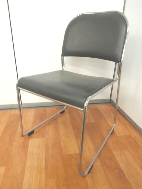 【注目商品！！人気のブラックカラースタッキングチェア】■ミーティング　■会議用　■打ち合わせ　■ブラック　■黒　■スタッキングチェア　■ミーティングチェア　■会議用椅子　■会議用チェア
                        -
                                    中古
            
