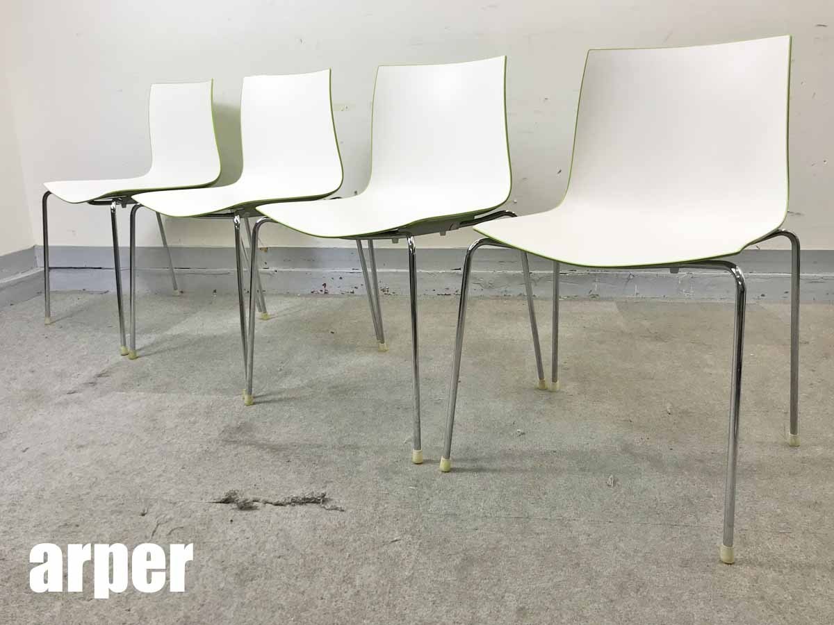 ARPER/アルペール　Catifa 46 アームレスチェア4脚セット　グリーン
                        　
                                    中古
            