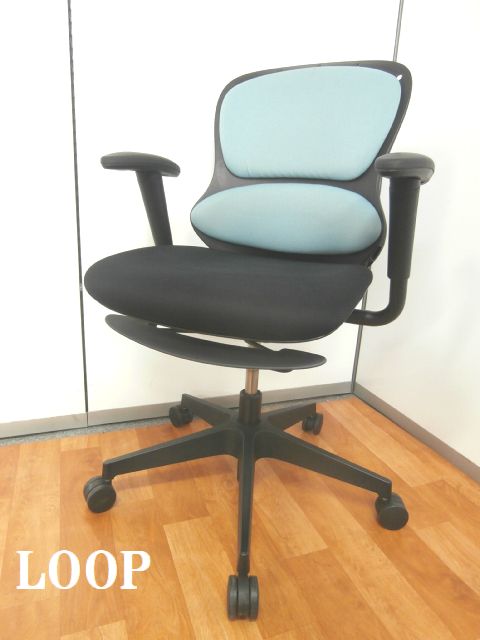 【ユニバーサルデザイン思考に基づいた使いやすい機能と操作性】■イトーキ製　■ループ　■肘付　■ライトブルー　■ミドルバック　■可動肘　■事務椅子　■OAチェア　■水色
                        ループ
                                    中古
            