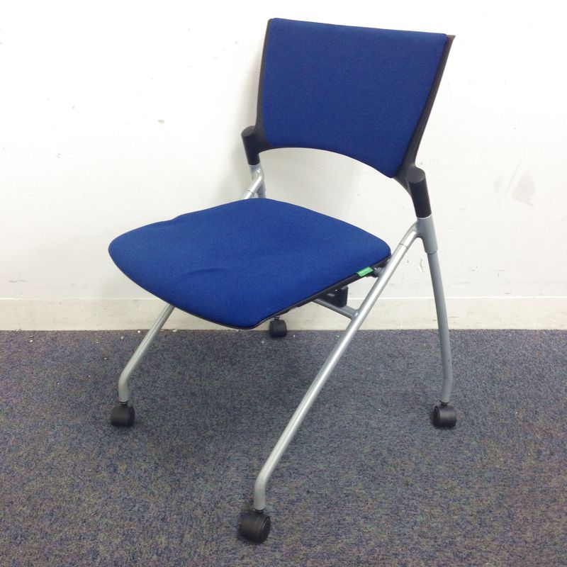 【座面の仕様にこだわり有り！】ブラック×ディープブルーの意識高めのカラーリング！【ネスタブルタイプ】【マノス】
                        マノス
                                    中古
            