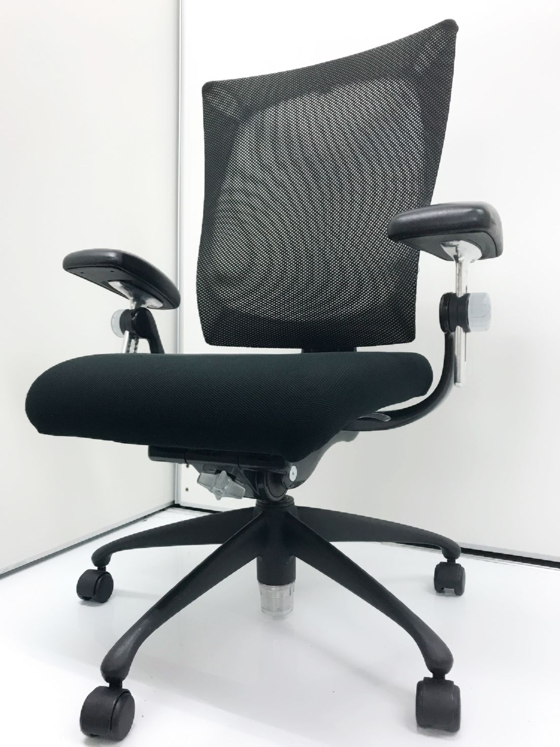 Vitraヴィトラ/Yosilon chair イプシロンチェア