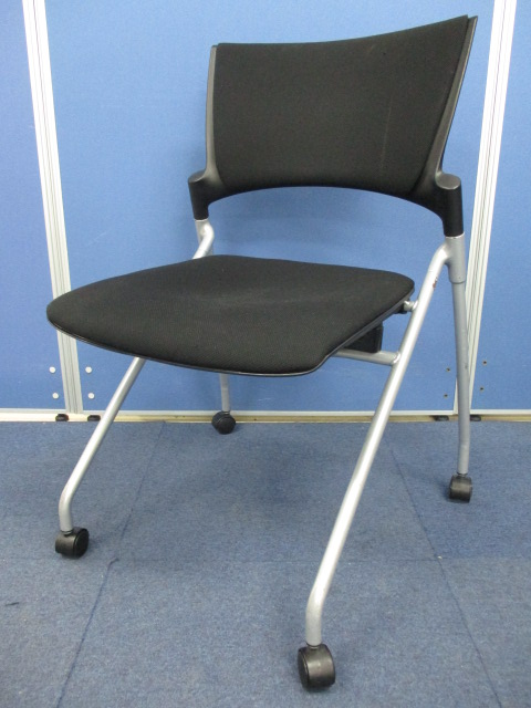 [怒涛のロット商品１番!!]イトーキ(ITOKI) マノスチェア ブラック■会議室や学習塾・研修等におすすめなネスティングチェア!!軽量でも取扱いやすく人気です!![ネスタブル] 
                        マノス
                                    中古
            