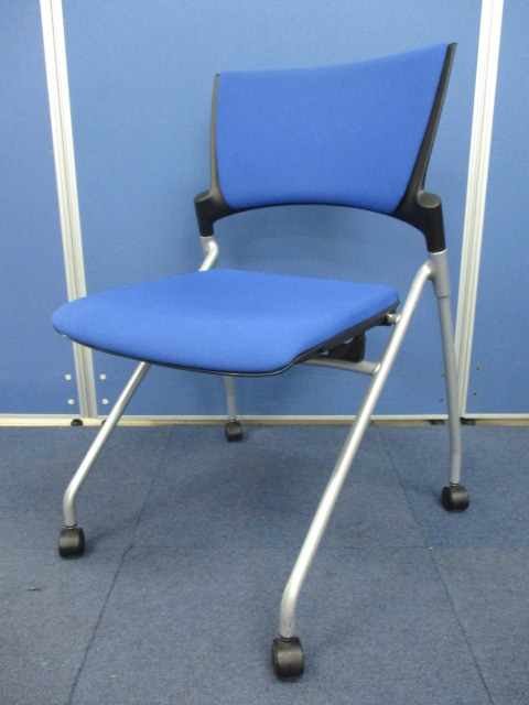[怒涛のロット商品2番!!]イトーキ(ITOKI) マノスチェア ブルー■畳んで収納可能、軽量で会議後の後片付けがスムーズです!![状態良好][ネスタブル] 
                        マノス
                                    中古
            