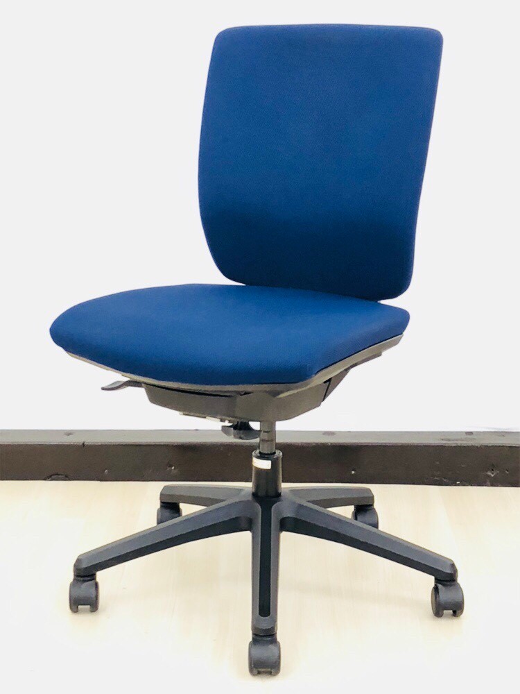 【在庫入れ替えｾｰﾙ‼￥5,800→￥4,800】【2015年製の3年しか使用してない極上品！】入れ替え、増員でチェアをお探しの方におすすめ！エルビスチェア！
                        LBIS
                                    中古
            