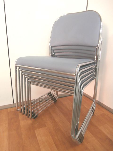 注目商品！！【６脚セット！！コスパがバツグンなスタッキングチェアです！！会議室や休憩スペースにオススメです！！】
                        -
                                    中古
            