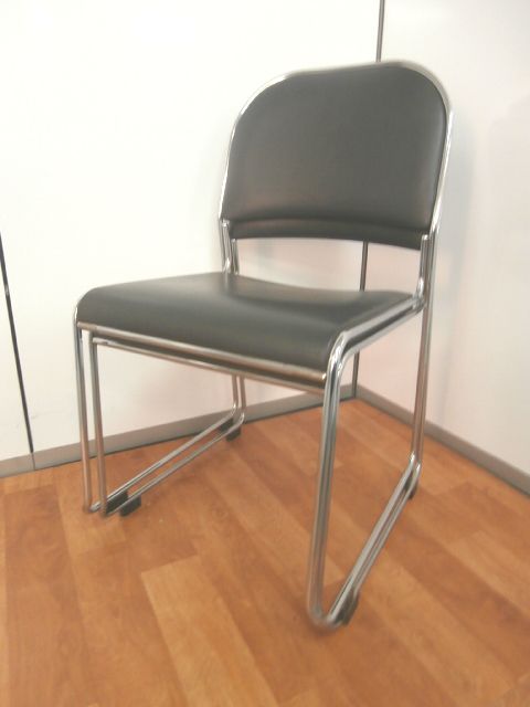 【注目商品！！２脚セット！！ブラックカラースタッキングチェア】■ミーティング　■会議用　■打ち合わせ　■ブラック　■黒　■スタッキングチェア　■ミーティングチェア　■会議用椅子　■会議用チェア
                        -
                                    中古
            