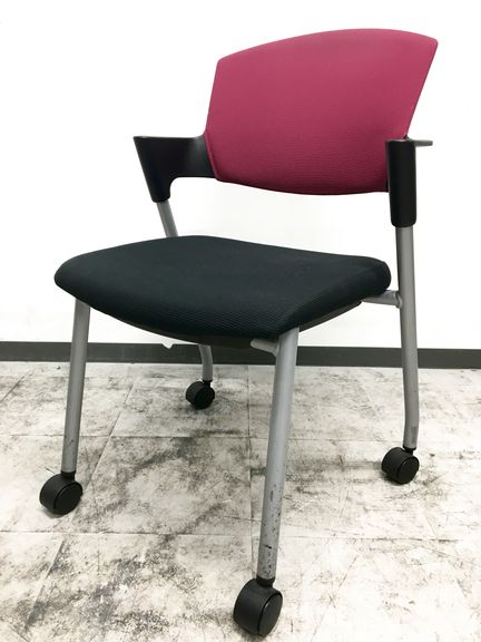 休息時などリラックスに対応し、快適な座り心地を実現します。国内トップメーカー　コクヨ製
                        プロッティ
                                    中古
            