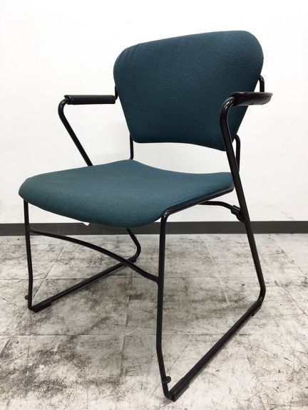 【会議室や研修室で便利】グリーンのスタッキングチェア【重ねて収納】【10脚入荷】
                        エレック
                                    中古
            