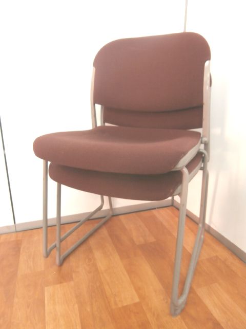 【２脚セット！座る人の体重を感知しロッキングの強さをコントロール】■ピレッティコレクション　■オカムラ製　■ローズ　■会議用　■ミーティング　■セット商品　■国産メーカー　■おつとめ品
                        ピレッティコレクション
                                    中古
            