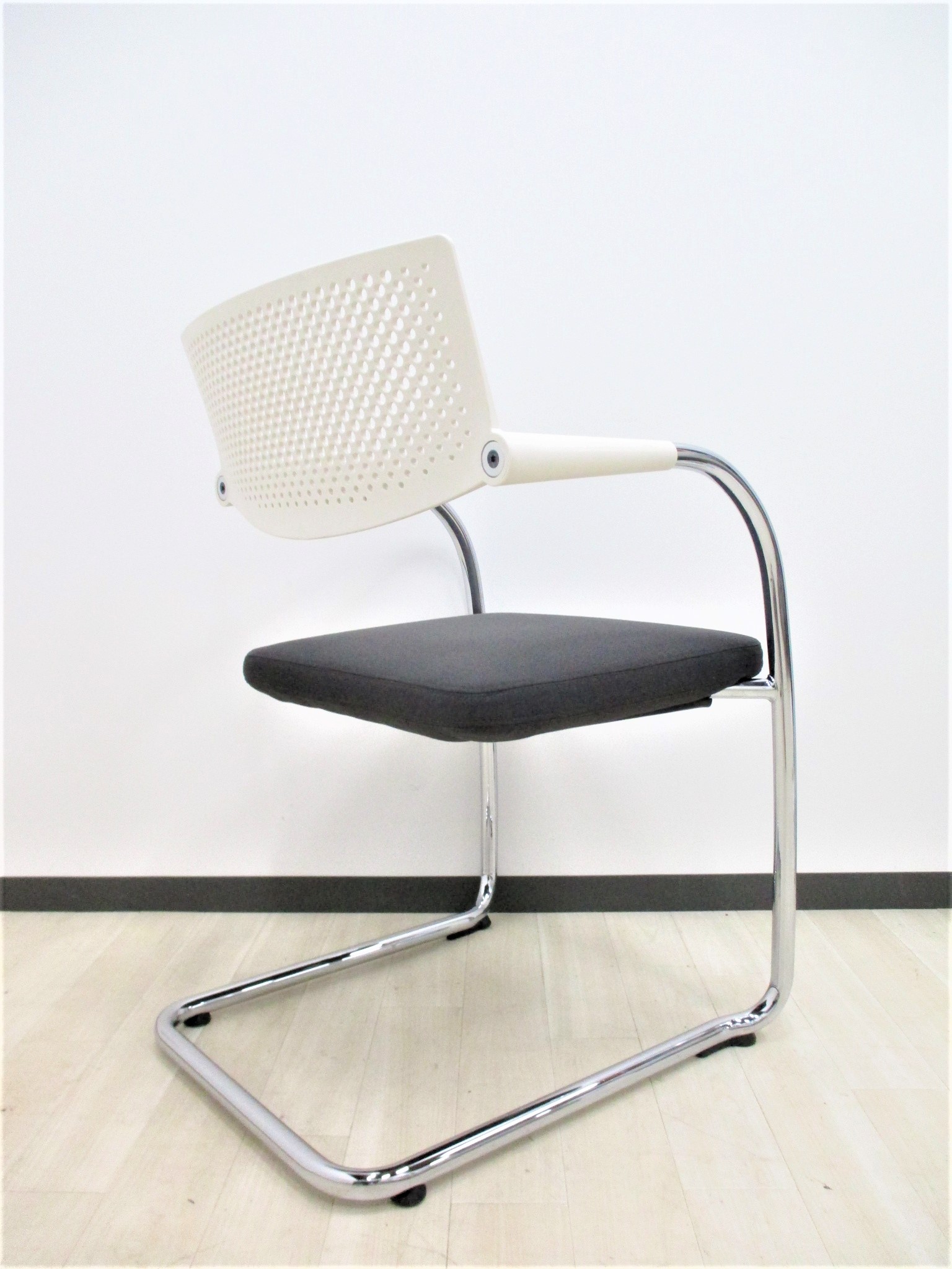 中古】ビザビチェア 41681100 vitra/ヴィトラ スタッキング