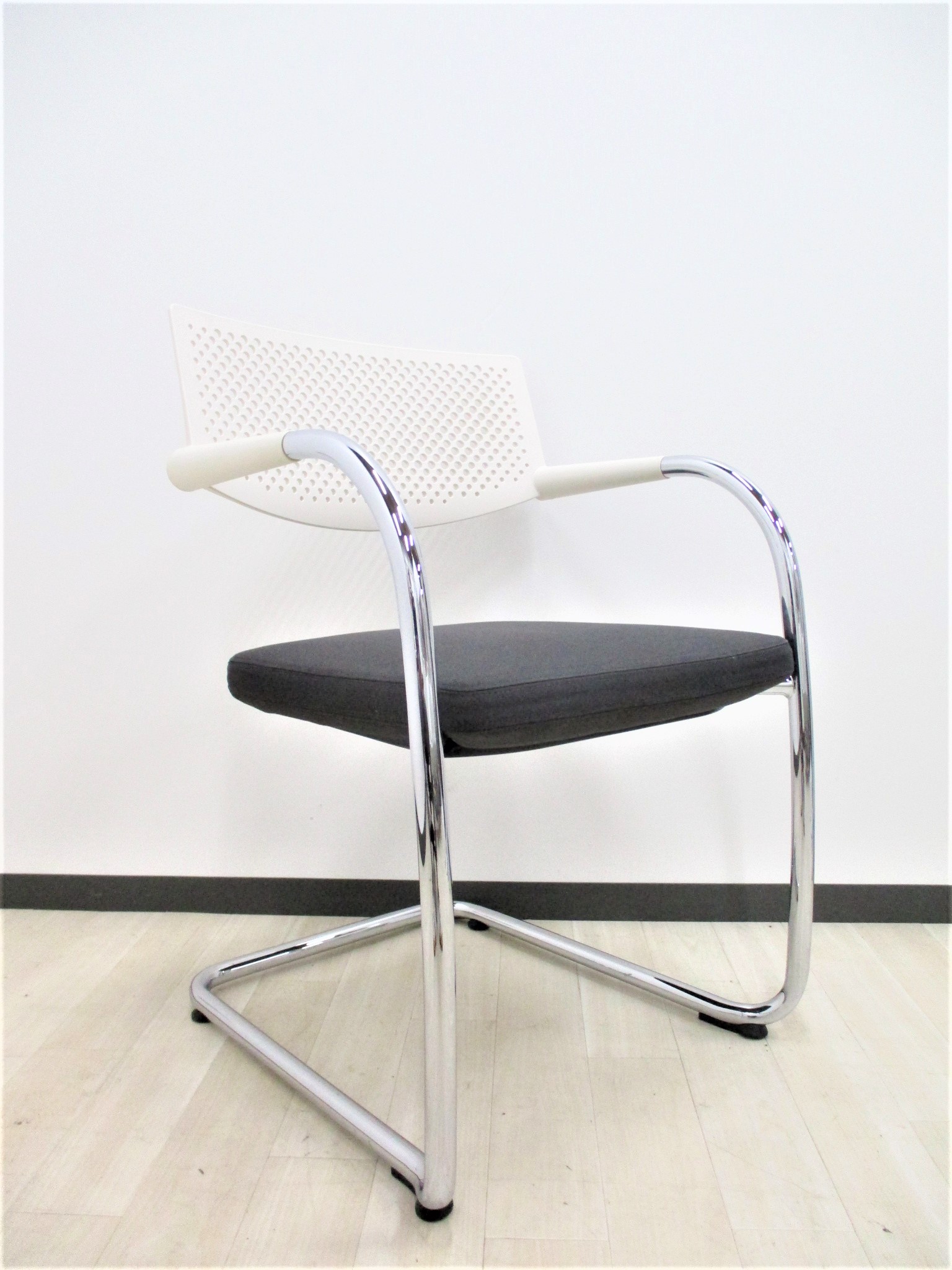 中古】ビザビチェア 41681100 vitra/ヴィトラ スタッキング