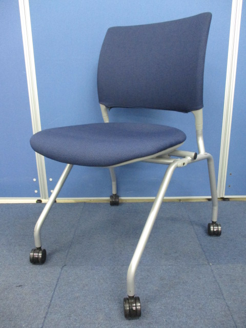 【長時間の会議でも疲れにくい!!】オカムラ(okamura)製 エレナチェア ブルー ■会議室や学習塾・研修等におすすめなネスティングチェア!![ネスタブル] 
                        エレナ
                                    中古
            