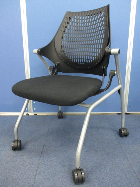 【この数は足立店にしかない!38脚どどーんと入荷!!】イトーキ(ITOKI)製 イプサチェア ■ミーティングチェアでは珍しい「フィット＆フリー」構造で座りやすい！[ネスタブル]
                        イプサ
                                    中古
            