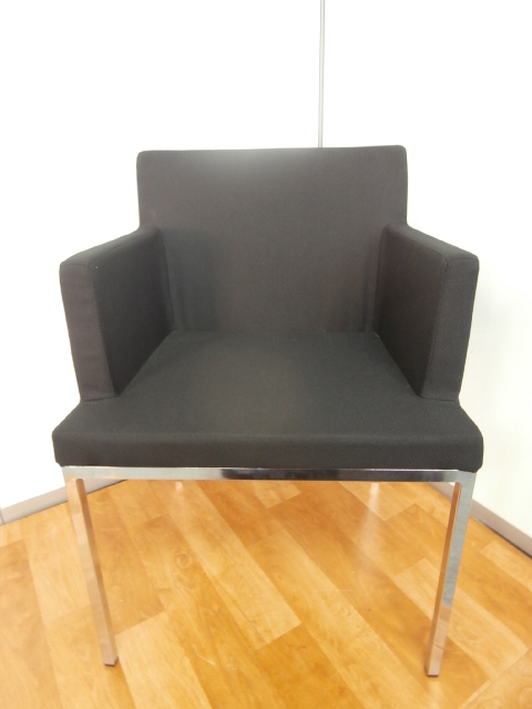 ２脚限定！！【商品入替の為お求めやすくなりました！！座り心地も快適なオシャレなミーティングチェア】■ミーティングチェア
                        -
                                    中古
            