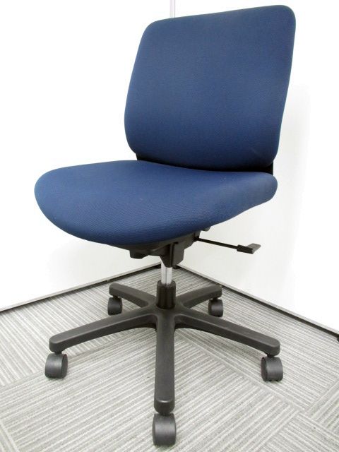 ◇内田洋行製　トルテチェア　クッション厚めが人気！癖のないフォルムでデスクに合わせやすい！
                        トルテ 
                                    中古
            