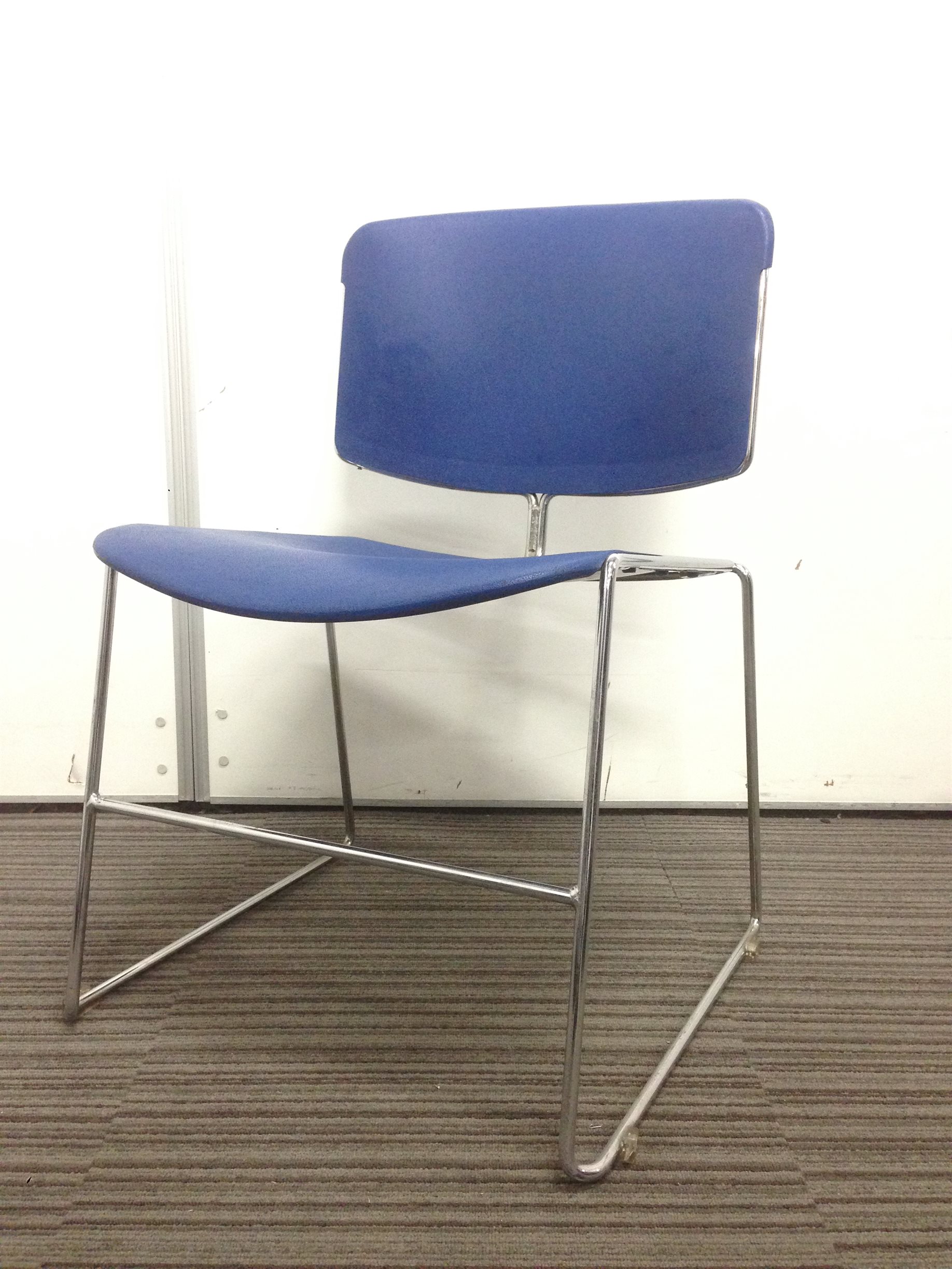 【6脚の入荷です！】スチールケース製のオシャレなスタッキングチェア！【レアです！】
                        その他シリーズ
                                    中古
            