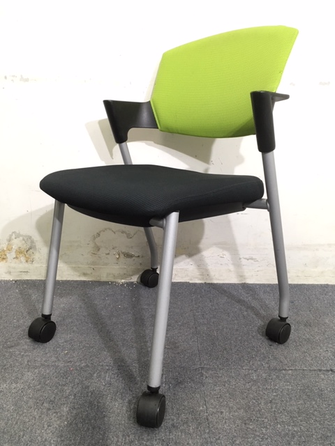 【大量入荷】コクヨ製｜プロッティチェア｜草原を思わせる鮮やかなグリーン！まとまった数入荷致しましたので入れ替えや追加にいかがでしょうか！
                        プロッティ
                                    中古
            