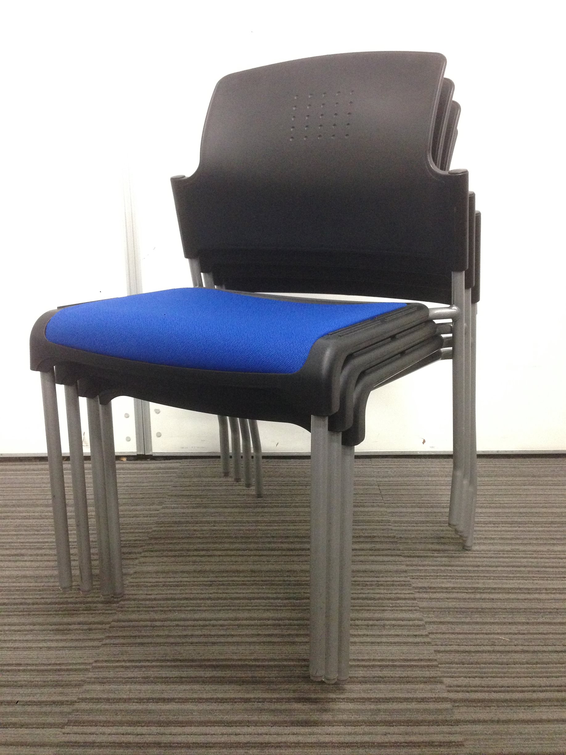 【限定1セット！】ナイキ製の状態良好品がセットでお買い得！【4脚セット！】
                        その他シリーズ
                                    中古
            