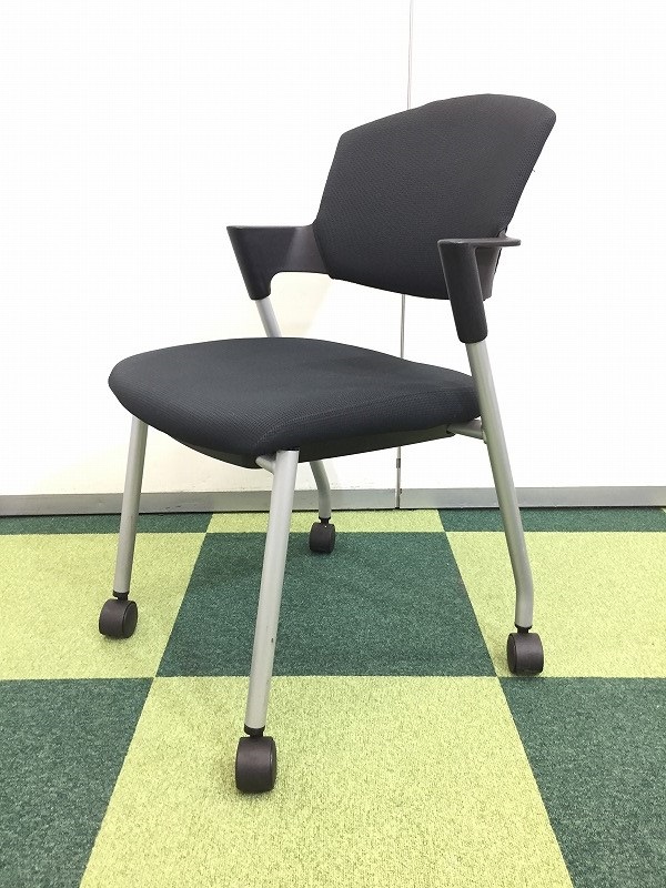 【残り2脚！】コクヨ製　人気のスタッキングチェア　プロッティ
                        プロッティ
                                    中古
            