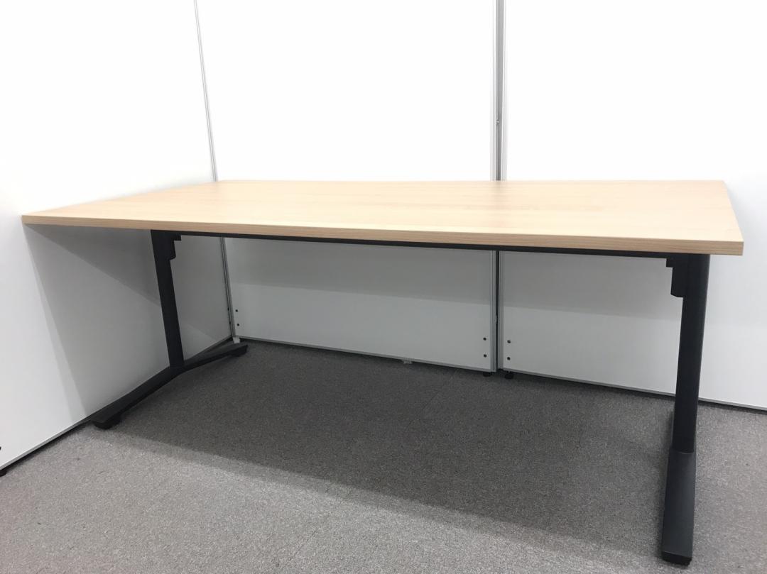 【濃い目の木目調がお洒落！】コクヨ製のフラップテーブル！キャスター・キャスターロック付！【中古オフィス家具】
                        その他シリーズ
                                    中古
            