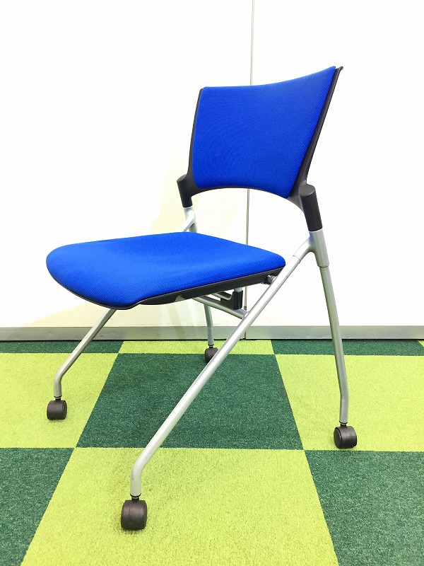 【会議、セミナーの必需品】イトーキ製　ネスティングチェア　キャスター付きで移動もお手軽！
                        マノス
                                    中古
            