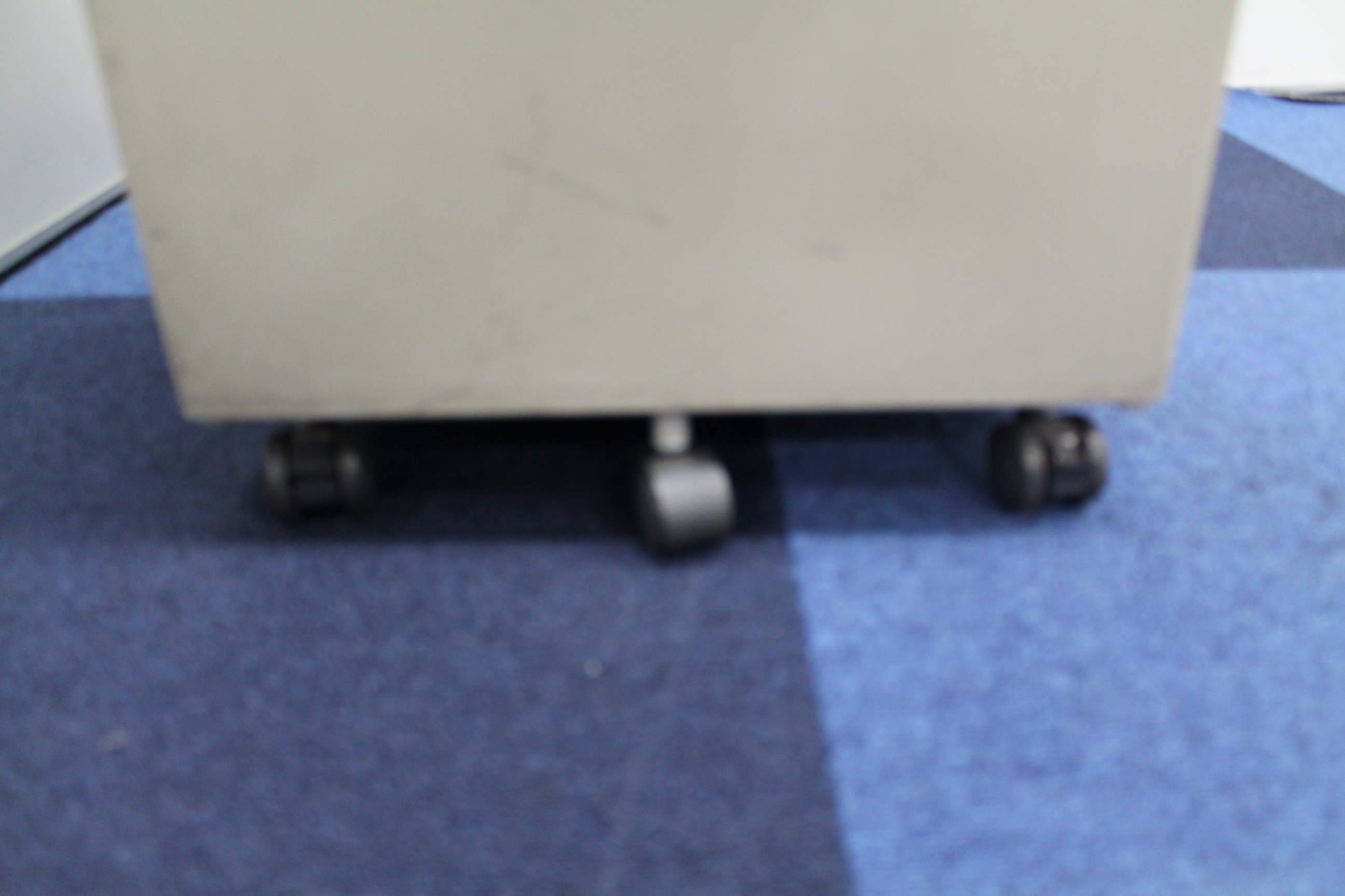 【オフィスの必需品】業務用シュレッダーナカバヤシ製！最大裁断枚数20枚安心の設計業務効率UP間違いなし
                        SR-406CR
                                    中古
            