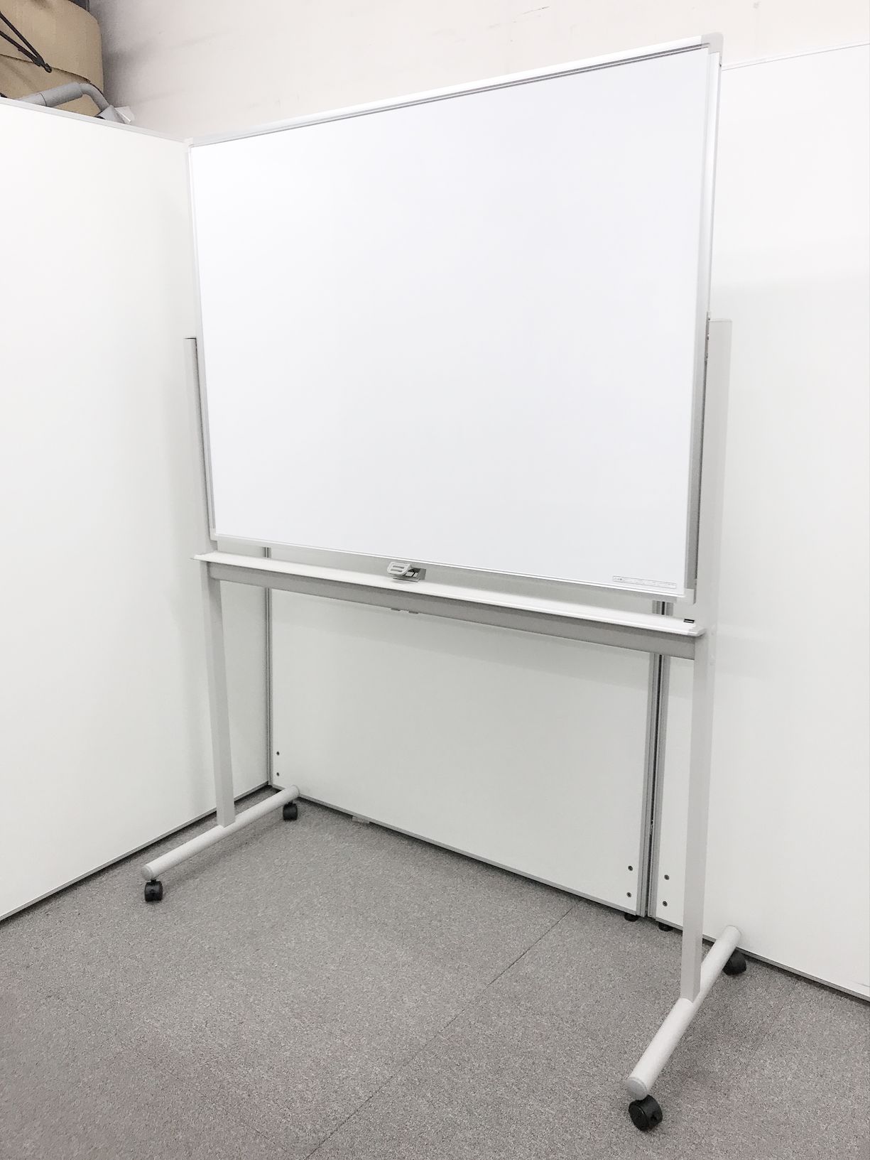 【両面自立タイプ】1270*900板面サイズ内田洋行製ホワイトボード入荷致しました！
                        その他シリーズ
                                    中古
            