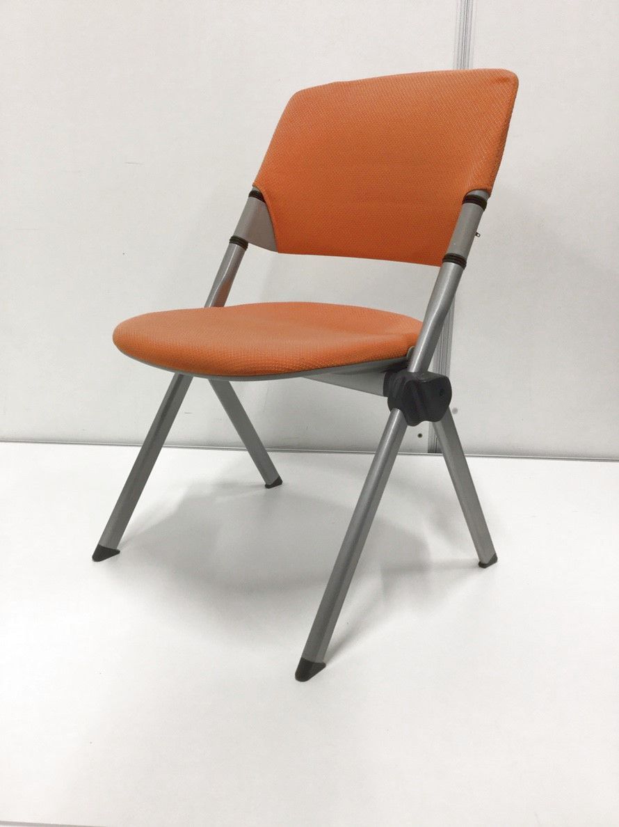 重ねて使用できるため小スペース化！使い勝手も良い優れチェア！
                        リータ 
                                    中古
            