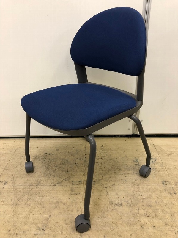 【12脚入荷】【1脚販売】コクヨ製品のスタッキングチェアの入荷です！積み重ねて使える商品になります！
                        その他シリーズ
                                    中古
            