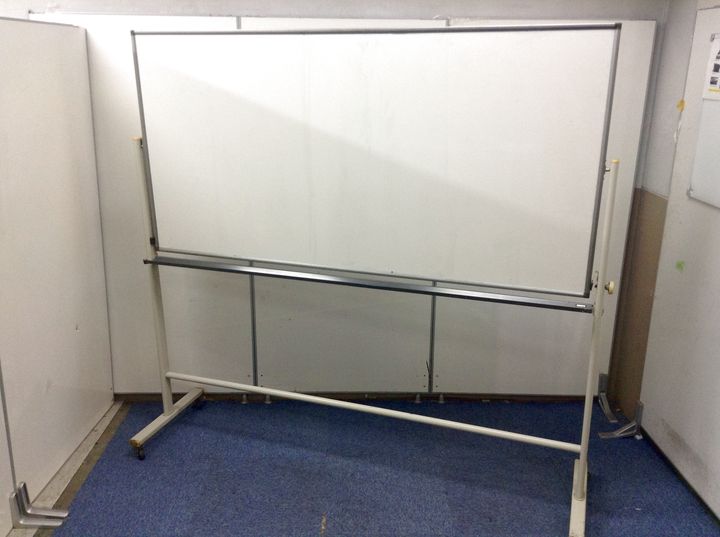 【無地×方眼】自立式ホワイトボード　両面タイプ
                        その他シリーズ
                                    中古
            