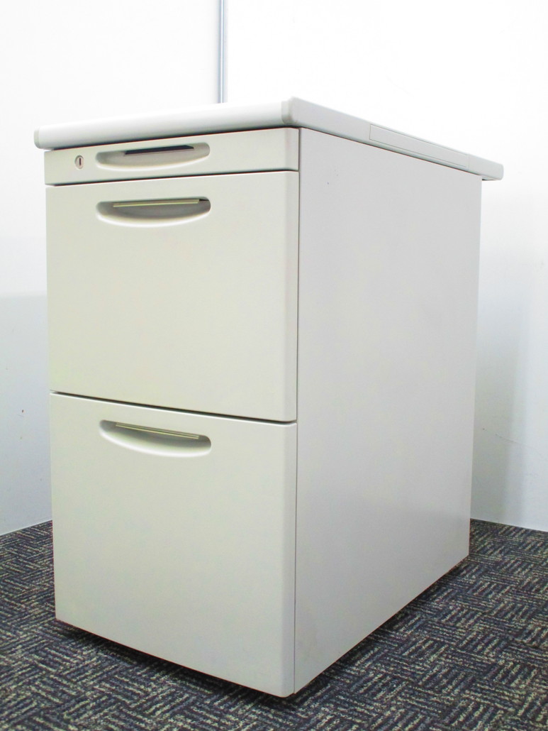 中古品では貴重で希少な3段脇机！デスクのスペースを広げつつ収納力もアップ！
                        SD-V
                                    中古
            