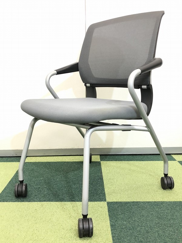 【在庫入替30％オフ】コクヨのスタイリッシュミーティングチェア！！グレーカラーで落ち着いた雰囲気に！！
                        サテリテ
                                    中古
            