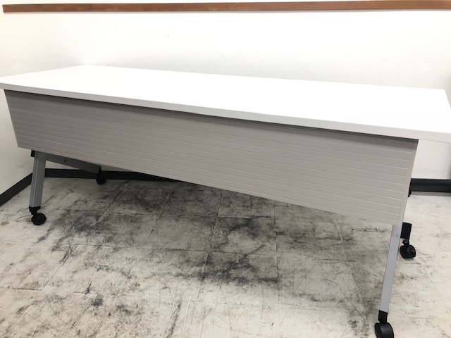 会議室で大活躍のサイドスタックテーブル入荷｜折り畳み式
                        プラッテ
                                    中古
            