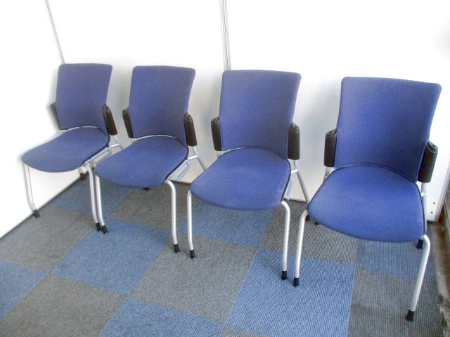 【お得な4脚セットのご案内】4脚重ねて省スペース【さまざまなシチュエーションに！】
                        チェダーC
                                    中古
            