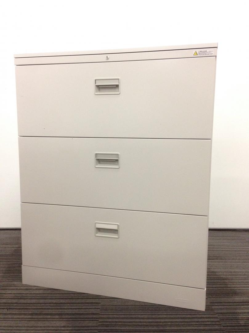 【ロット入荷】堅牢なつくりで人気の42型書庫　3段ラテラル　オカムラ(okamura)製　天板付
                        42
                                    中古
            